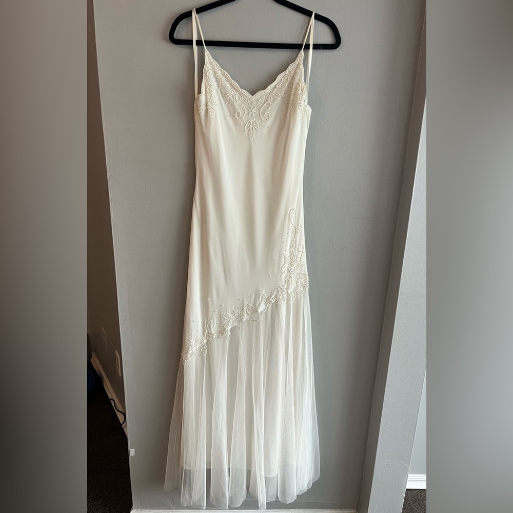 Xscape Vintage Cream Beaded Floral Elegant Gown